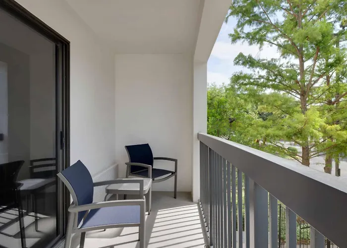 Hotel Courtyard Austin South