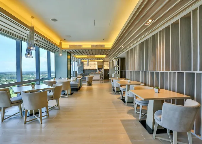 Hotel Courtyard By Marriott Iloilo