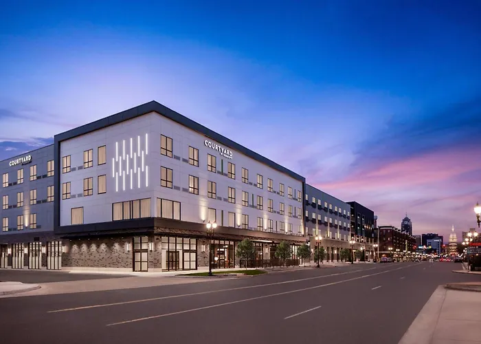 Courtyard By Marriott Lansing Downtown Hotel