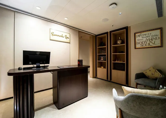 Courtyard By Marriott Vadodara