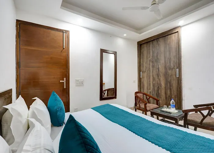 Mauryan Elite Hotel Qutab Minar Metro Station New Delhi