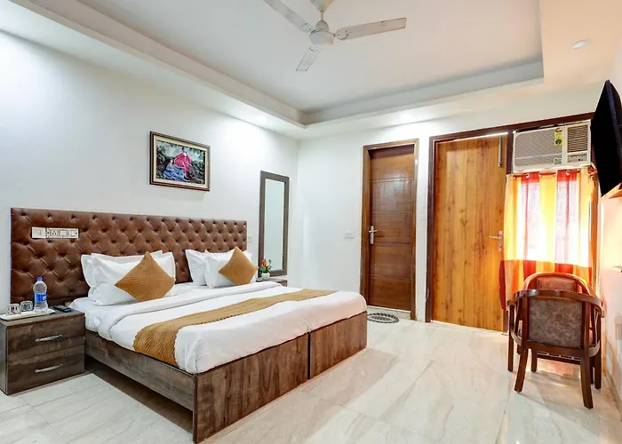 Mauryan Elite Hotel Qutab Minar Metro Station New Delhi
