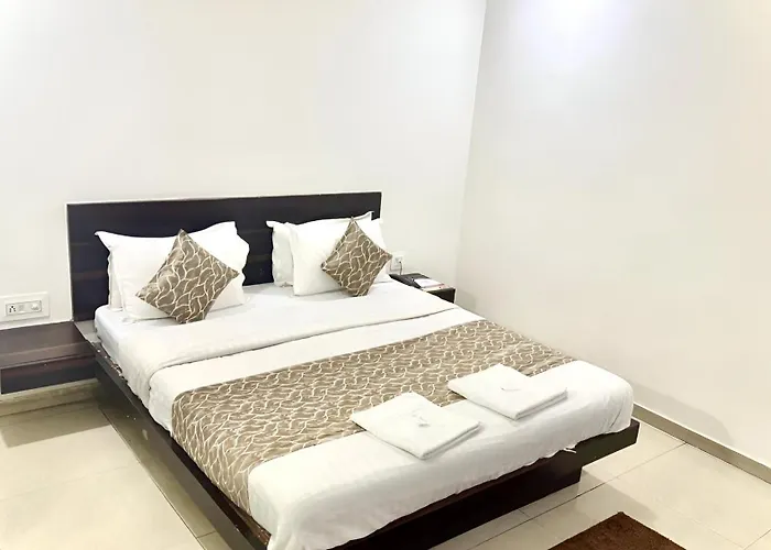 Hotel Dev Palace Ahmedabad