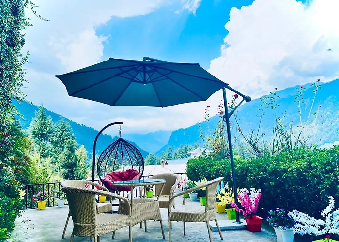 Himalayan River Resort, Manali - #Riverside # Private Parking # Scenic River & Mountain View # Open Cafe # Spacious Rooms