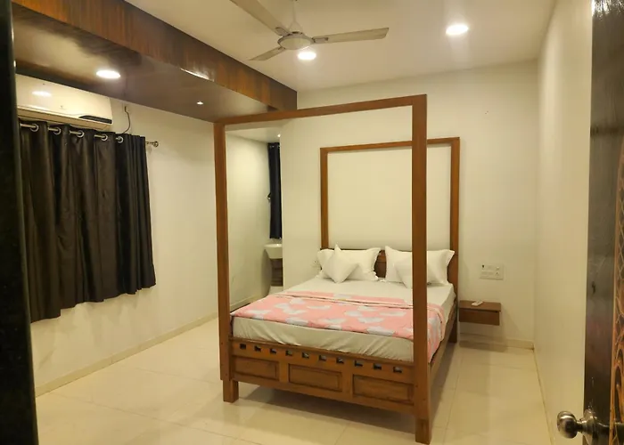 Kuber Hotel Valsad
