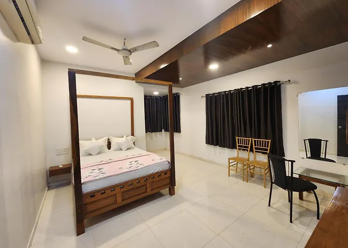 Kuber Hotel Valsad