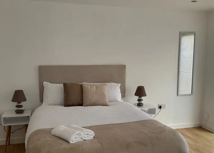 Little Luxe Shared House Hotel Bristol