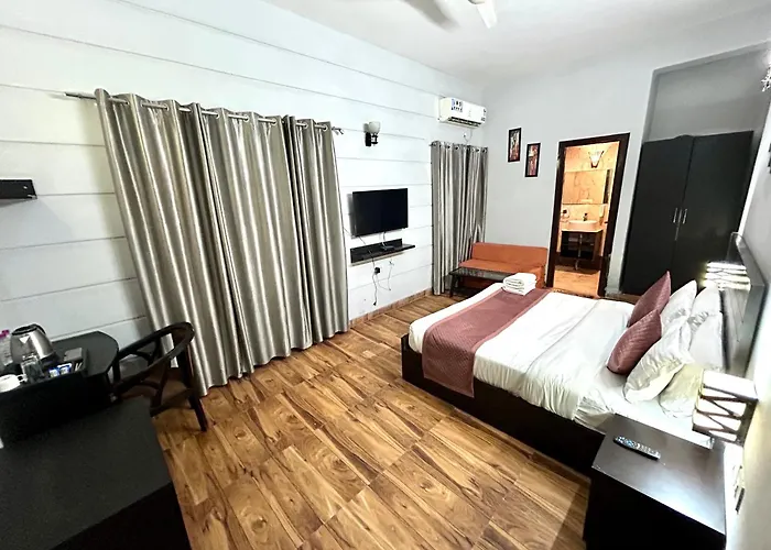 Anandan Citrine Hotel Vrindavan