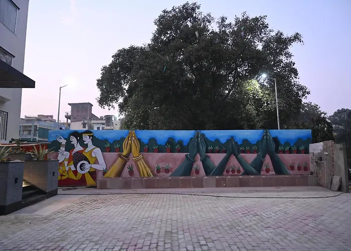 Hotel Sainik Grand Varanasi
