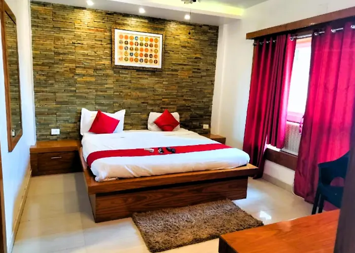 Swimmimg Pool - Hotel Santosh Residency Puri - All Room Fully Air- Conditioned With Lift - Wifi - Parking And Children Play Ground - Best Luxury Budget Stay