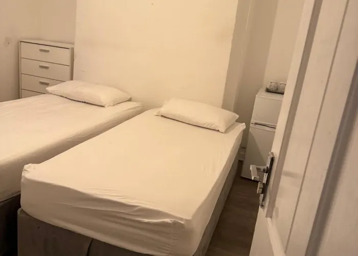 Tan House Bed & Breakfast Prestwich