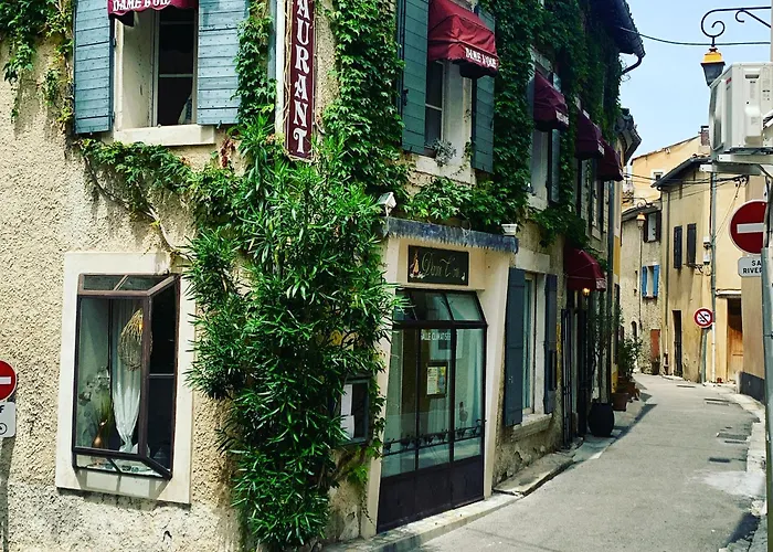 Hotel restaurant Dame L'Oie à Pernes-les-Fontaines