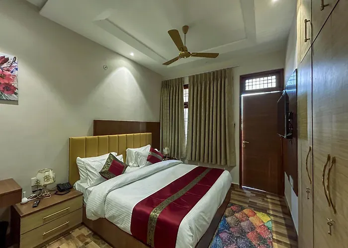 Golden Grove Homestay Varanasi