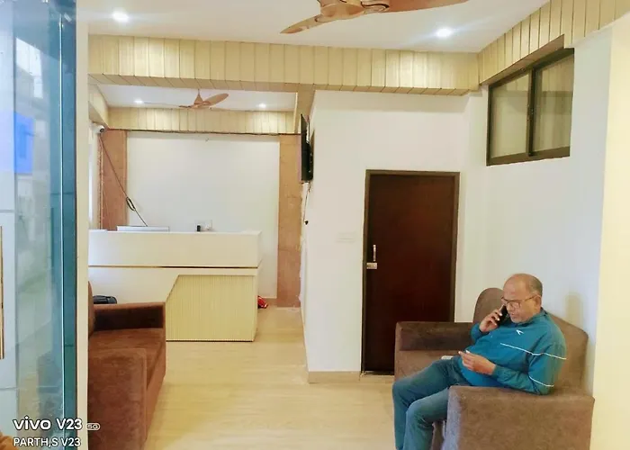 Hotel Abhinandan Ayodhya