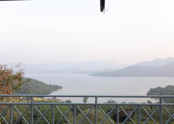 Nisarg Farm Mulshi Bed & Breakfast