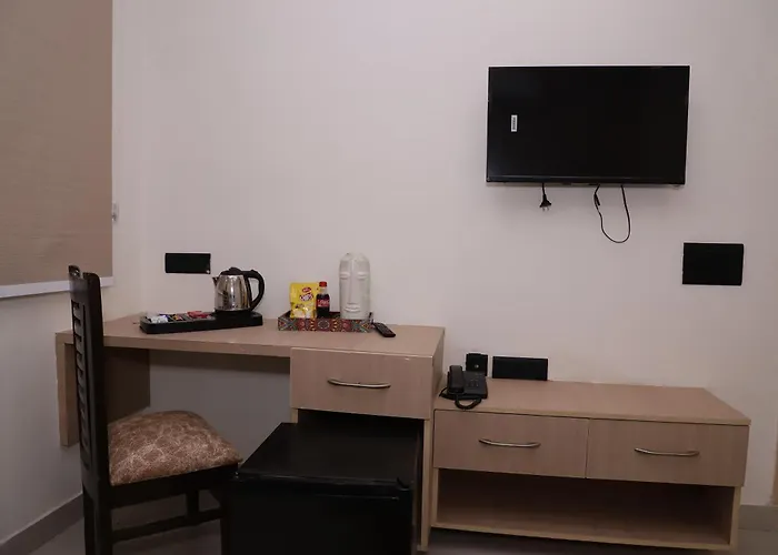 Hotel New Luxx Stay - Near Igi Airport New Delhi