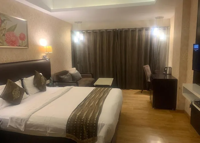 Nandan Kanan Hotel & Resort Dewas