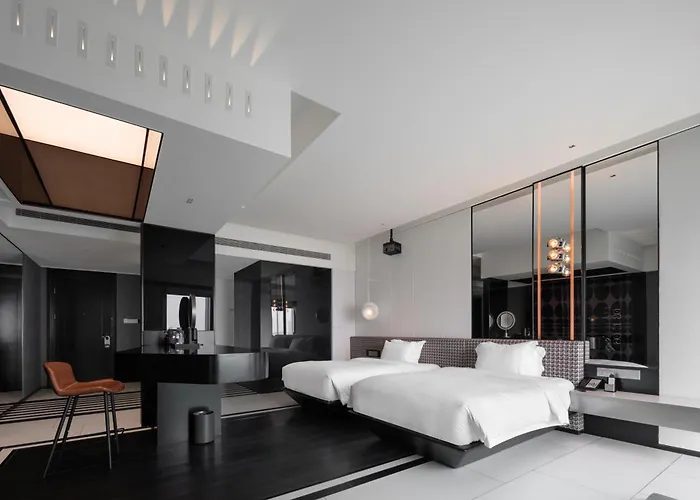 Chongqing Mc Maiyue High-Altitude River View Hotel