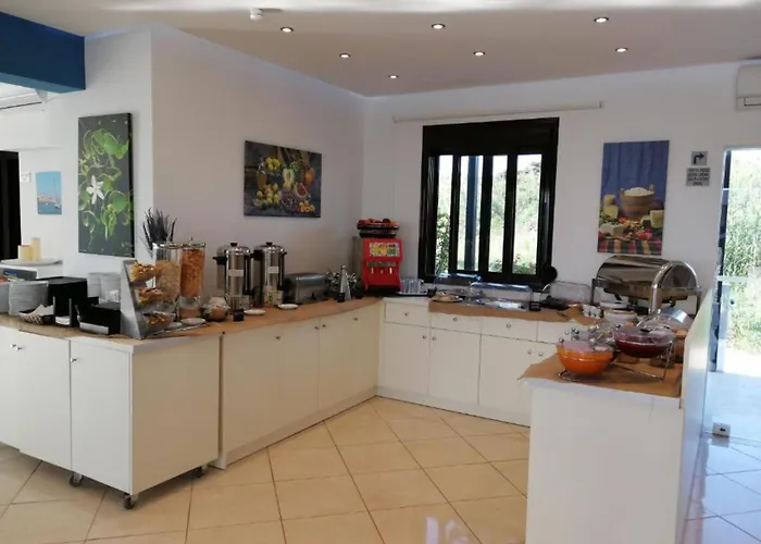 Carisa Suites And Apartments Maleme 