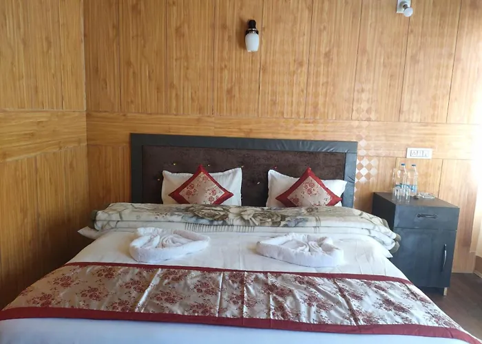 Tiri Ratna Cottage Spangmik