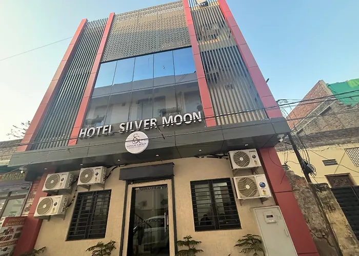 Hotel Silver Moon-200 Meter Jaipur Junction