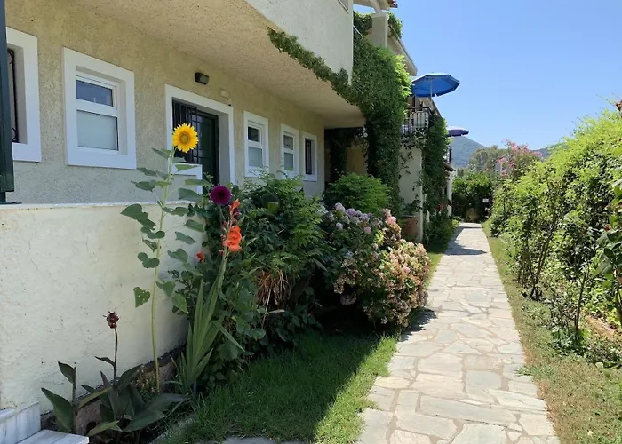 The Mayflower Studios & Apartments Moraitika