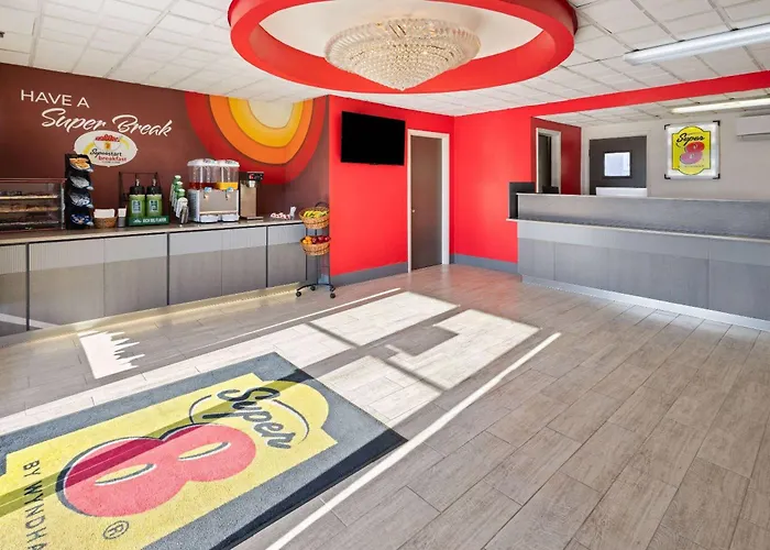 Super 8 By Wyndham Hazleton Motel
