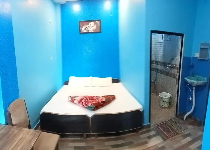 Relax Paying Guest House Varanasi
