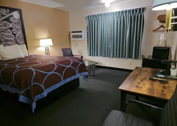 Amerivu Inn And Suites Shawano Wi