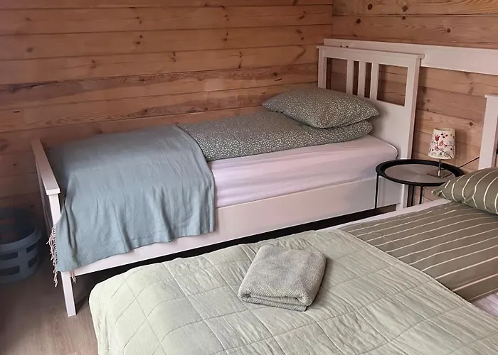 The Little Guesthouse Downtown - Keflavik Airport