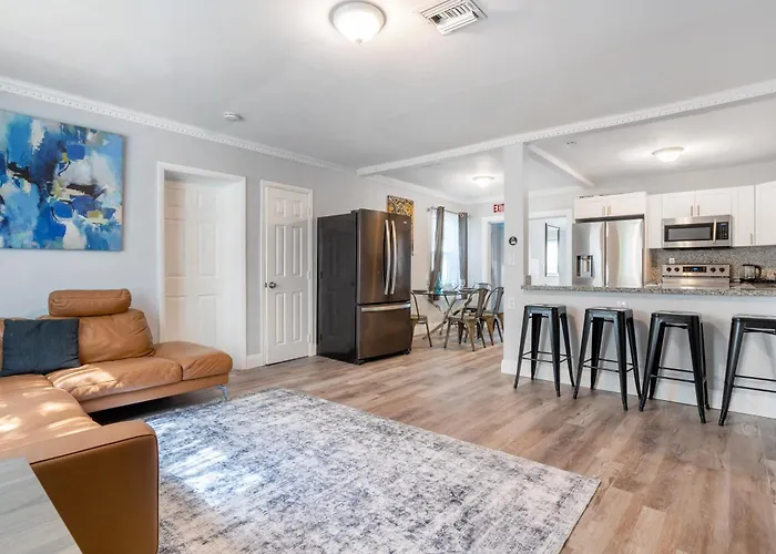 Home Like Retreat Hollywood