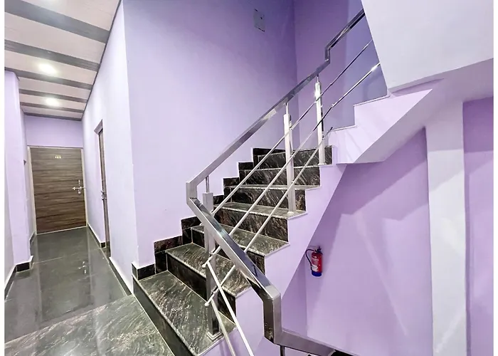 A Top Rated Hotel Shiv Darshan Home Stay - Fully Air Conditioned Guest House At Prime Location - Near Ganga Ghat And Kashi Vishwanath Temple - Hygiene & Spacious Room - With Wifi Facilities - Best Hotel In Varanasi