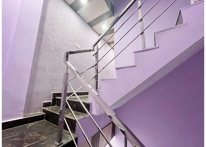 A Top Rated Hotel Shiv Darshan Home Stay - Fully Air Conditioned Guest House At Prime Location - Near Ganga Ghat And Kashi Vishwanath Temple - Hygiene & Spacious Room - With Wifi Facilities - Best Hotel In Varanasi