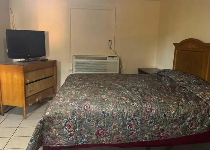 Royal Arms Motel Pensacola