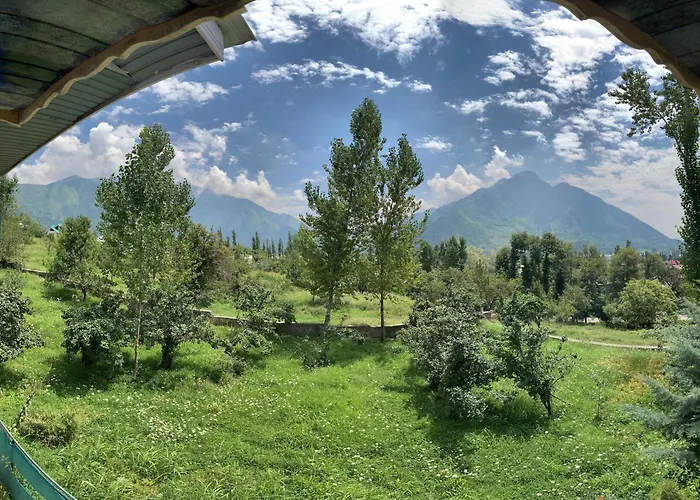 Nasheman Resorts Srinagar 