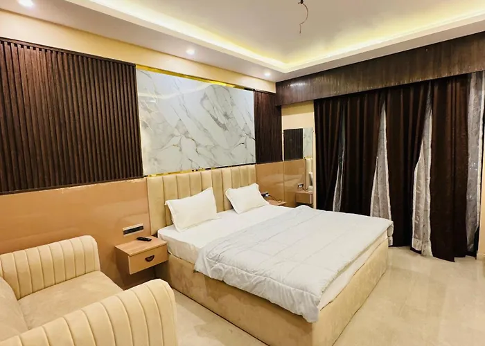 Moonlight Luxury Stay Lucknow