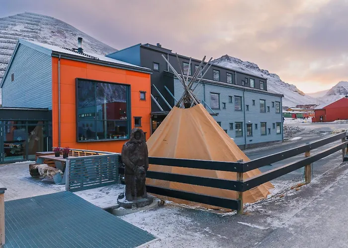 Svalbard Hotell | Polfareren Longyearbyen