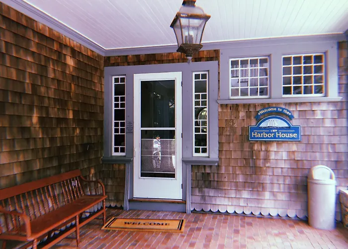 Sands Of Time Motor Inn & Harbor House Woods Hole