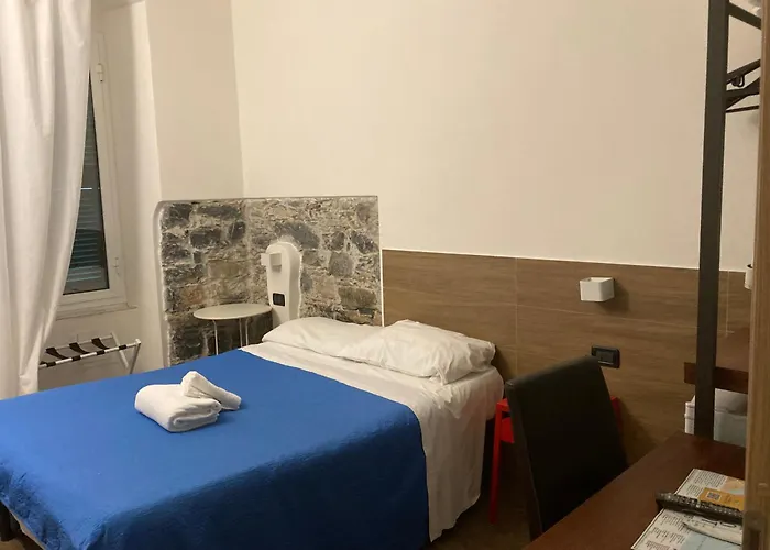 Bella Napoli Guesthouse Trattoria Pizzeria La Spezia