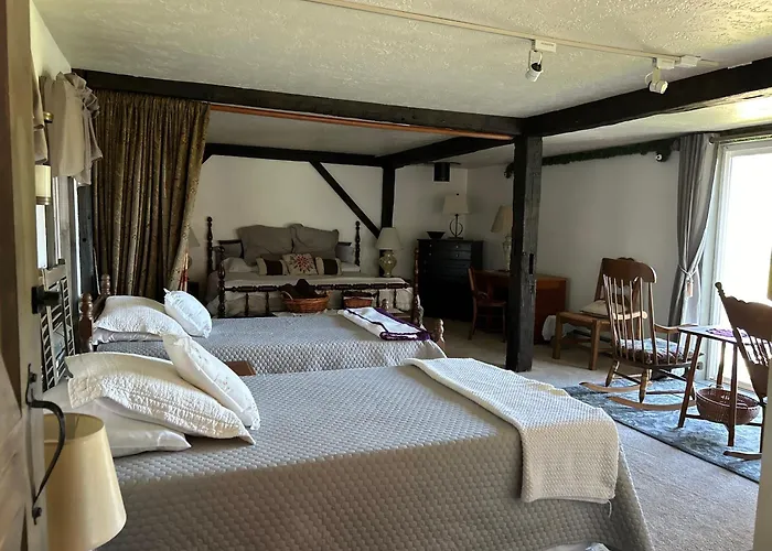 Timber Post Bed & Breakfast Nashua