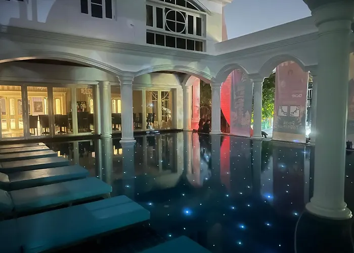 V20 Boutique Jacuzzi Hotel กรุงเทพมหานคร