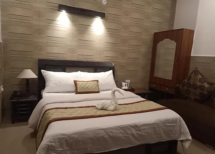 New Orange Tree Classic Fall In Mussoorie With Pool & Parking