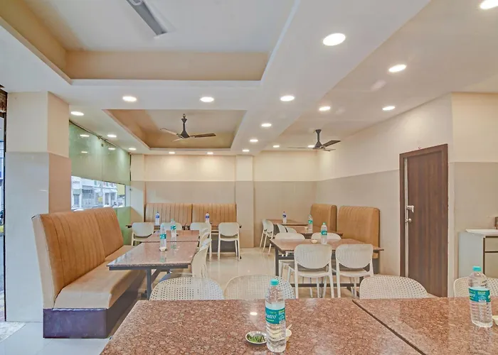 Super Townhouse The Den Hotel Kolkata