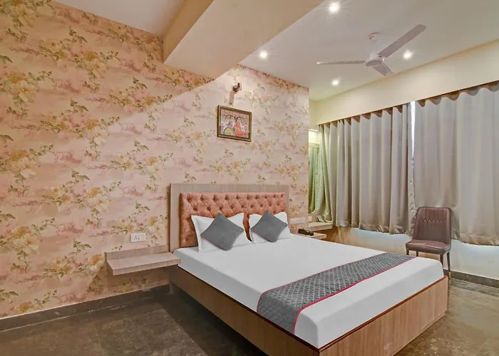 Super Townhouse The Den Hotel Kolkata