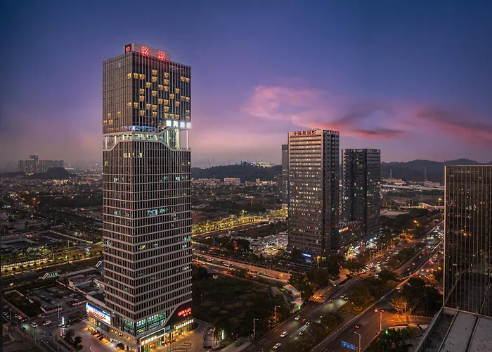 Radisson Red Guangzhou South Railway Station Hotel