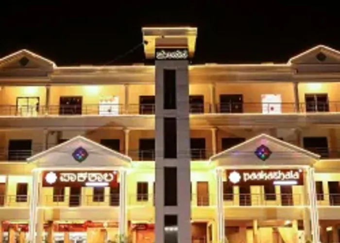 Paakashala Kumbashi Hotel Kundapur