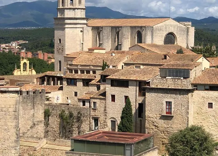 As Palau Dels Alemanys Suites Boutique Monument Gerona