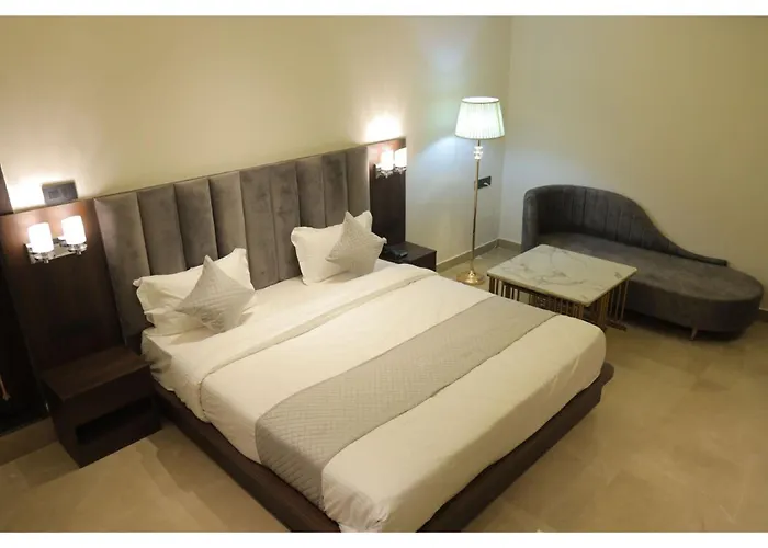 Hotel Majestic Grand By Mng Rooms Kanpur