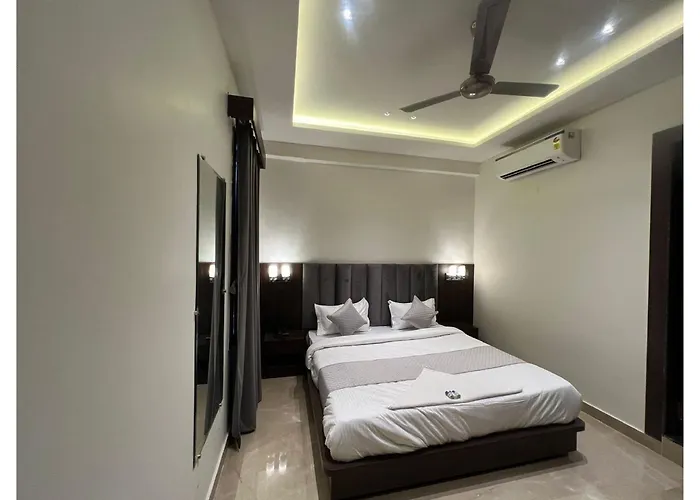 Hotel Majestic Grand By Mng Rooms Kanpur
