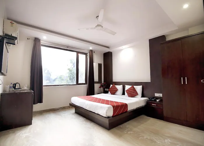 Hotel The Paradise In - Near Karol Bagh Metro Station Delhi 